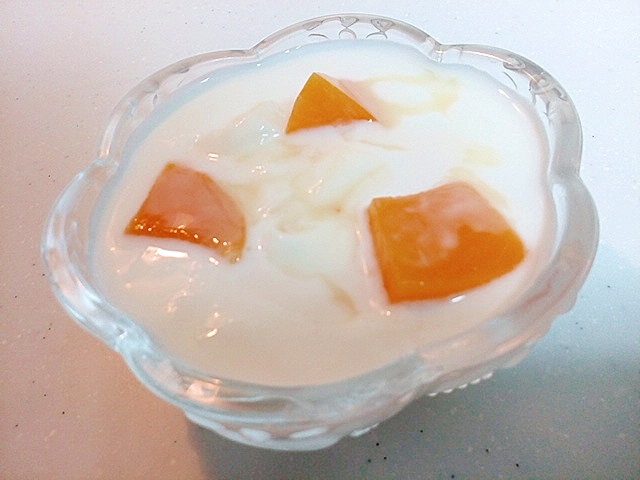 美的　ミルクプリンと黄桃のミルキーヨーグルト
