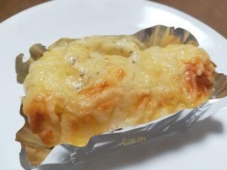 たっぷりチーズのふんわりパン