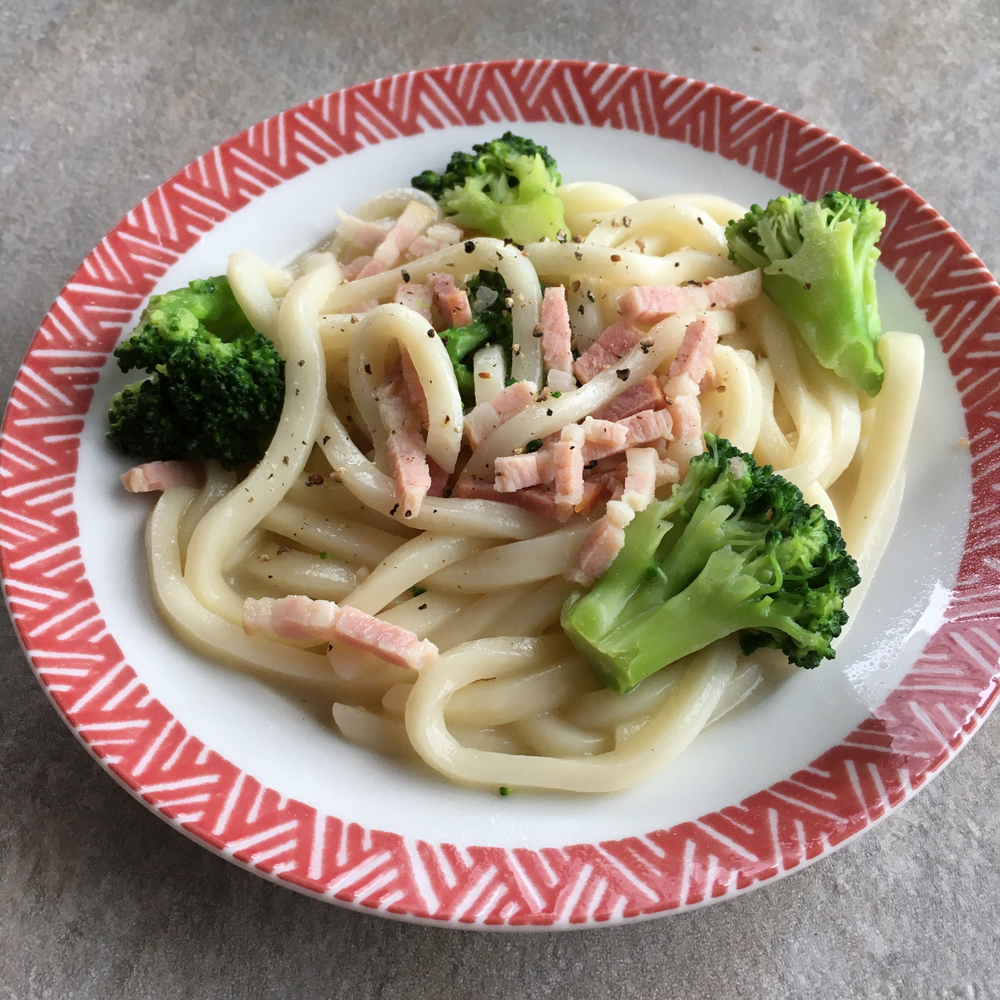 ベーコンとブロッコリーの豆乳うどん♪