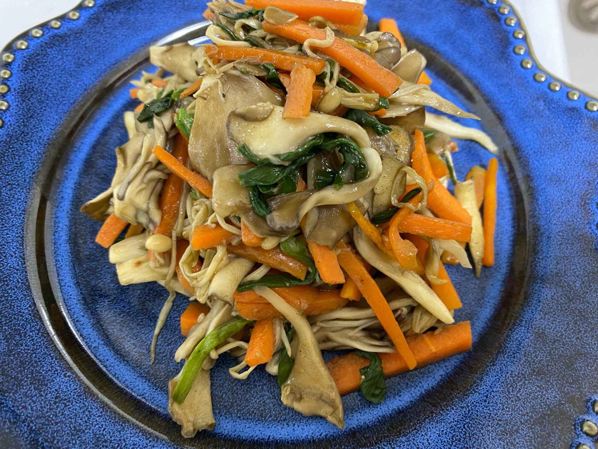 人参とほうれん草とえのきと舞茸の野菜炒め レシピ・作り方 by あや512