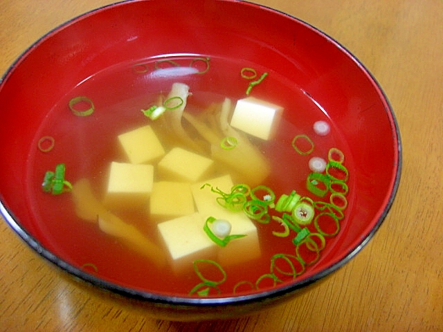 舞茸と豆腐のお吸い物