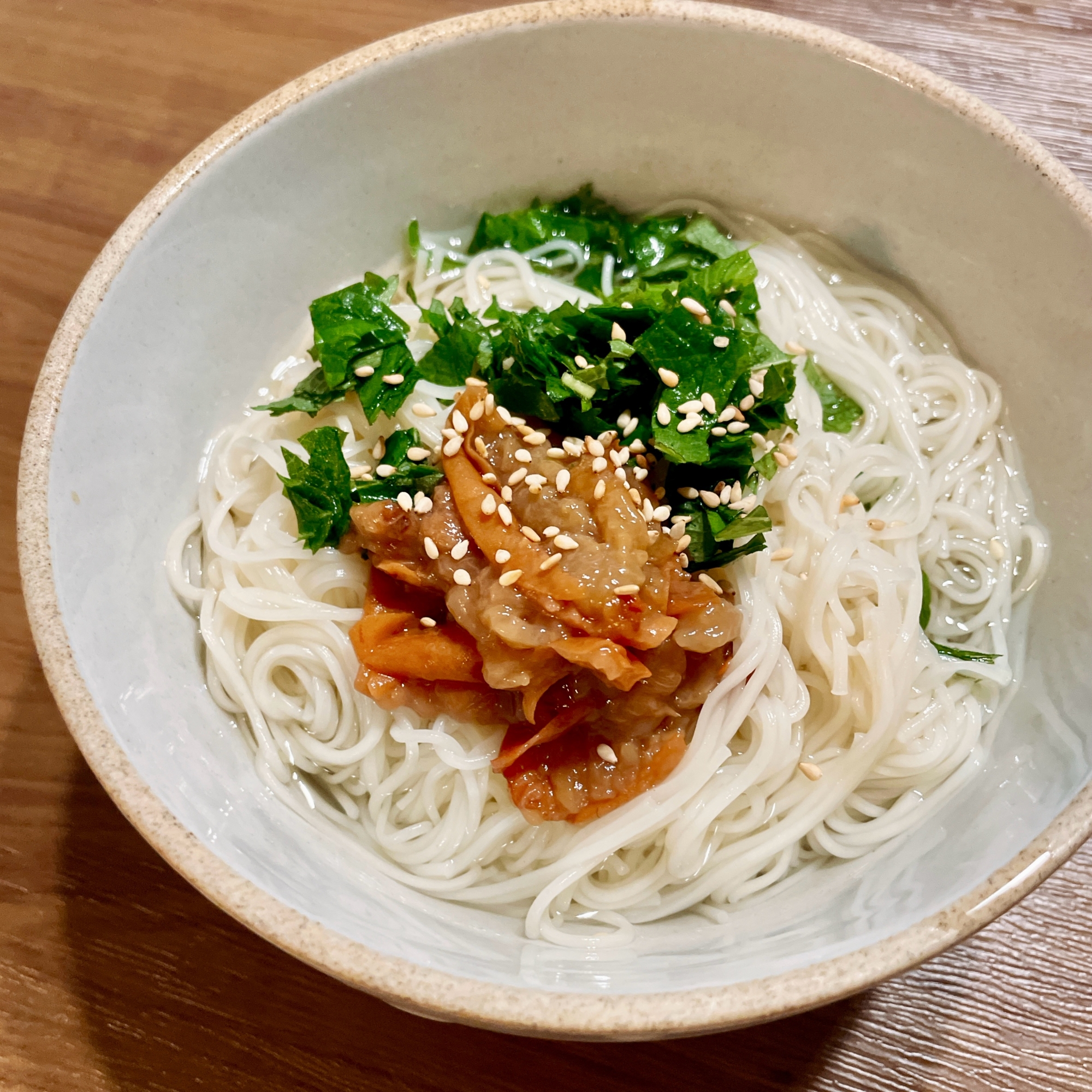 たたき梅と大葉のつるつるお素麺