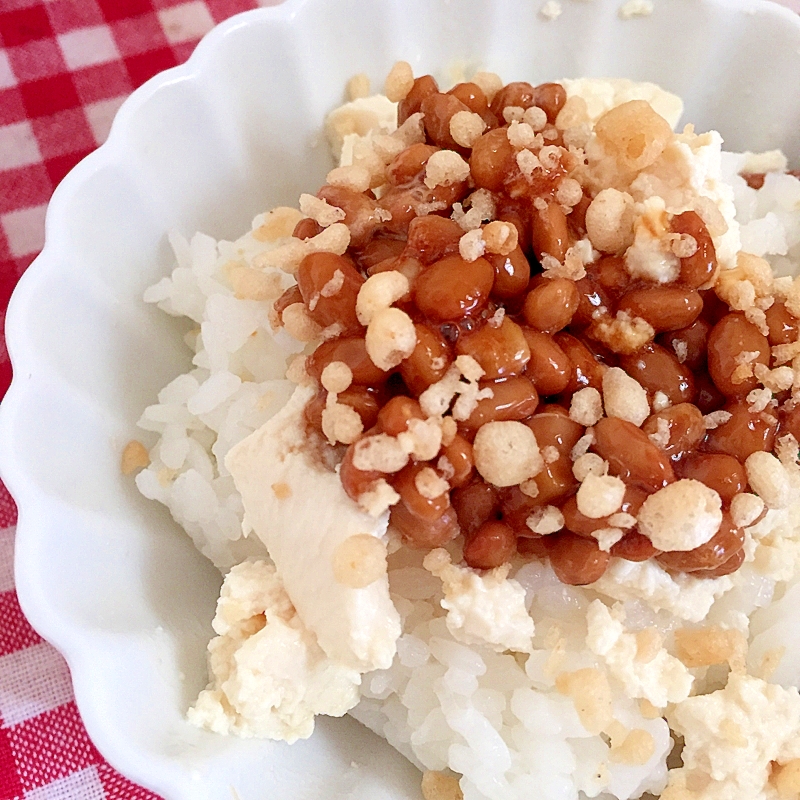 納豆と天かすで豆腐の丼☆