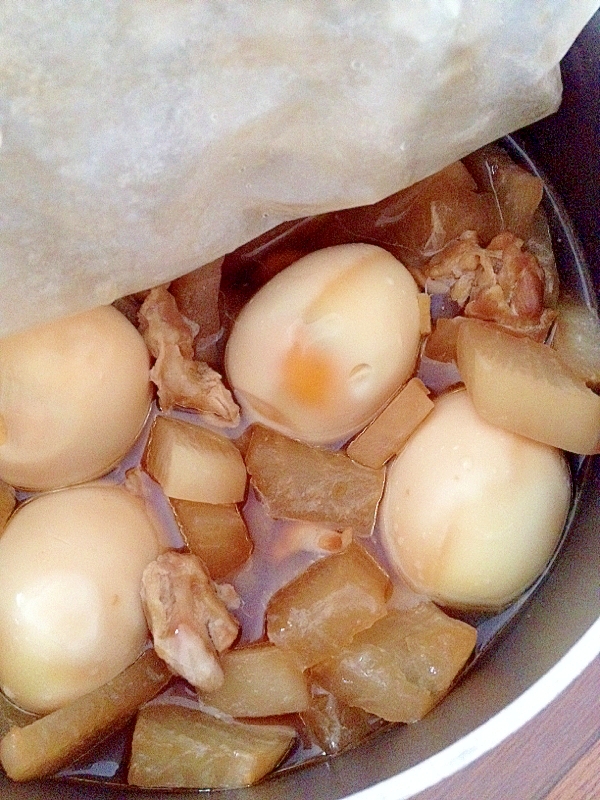 鶏もも肉と大根と茹で卵の煮物