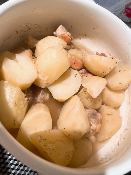 鶏の旨みとじゃがいもの甘さがすごく感じられました！
また作ります！！