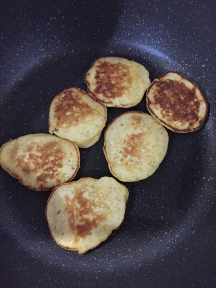 バターで焼いてみました。素朴な味で食べ応えもあり、とても美味しかったです！子供のおやつにも良いですね♪また作ります☆有難うございました。