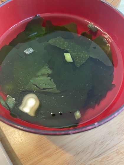 真っ黒ワカメスープ