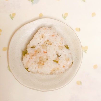 ツナとわかめご飯のおにぎり