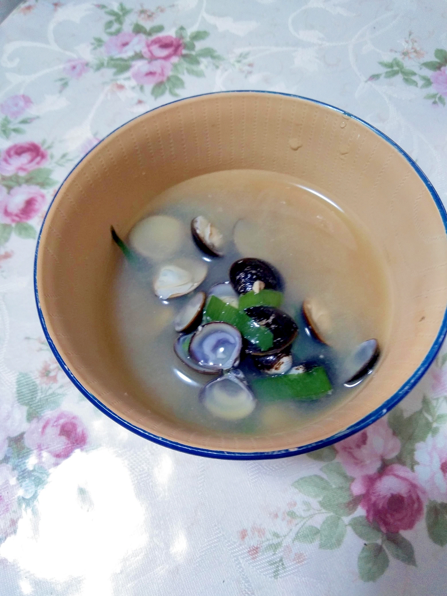 素朴！ふっくらしじみの味噌汁