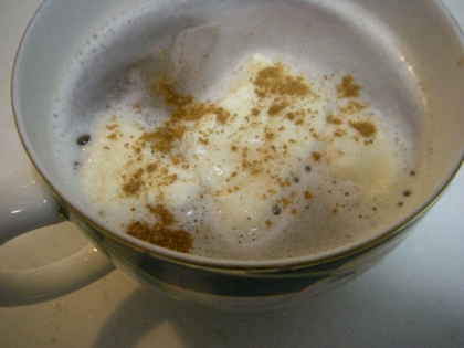 ココアとコーヒーで作ったよ～❤コーヒーだけのウインナーコーヒーより濃厚で美味しい！これハマりそう～＠＾＾＠うまごちねっ❤朝の気温は何℃位なの～？こっちは10℃位