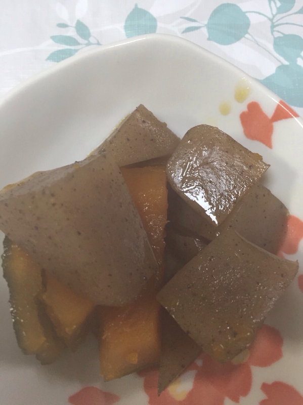 こんにゃくと南瓜の麺つゆ煮込み(*^^*)