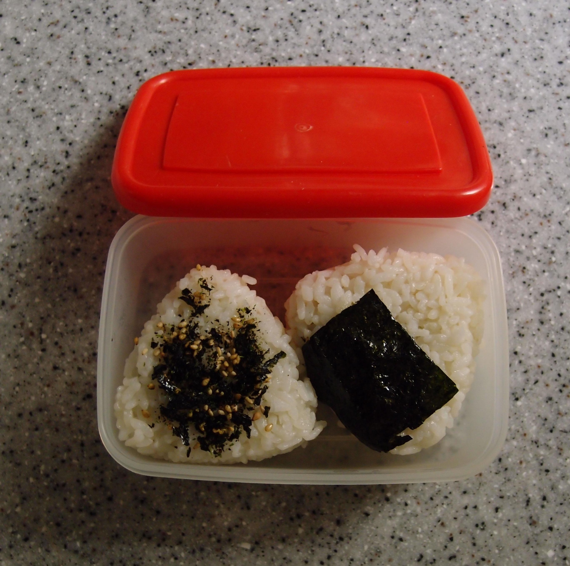鰹のたたきのおにぎり弁当