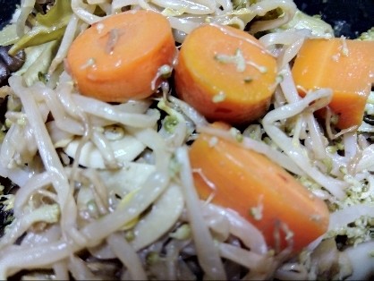 作り置きした美肌にんじんトッピングしてみました♪