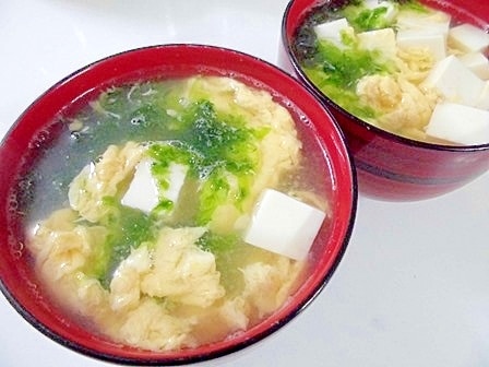 豆腐と青のりと卵のお吸い物