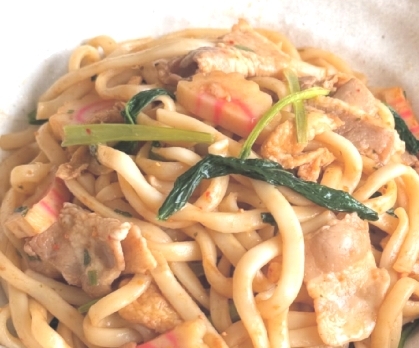 ☆ニラとキャベツと豚肉の焼きうどん☆♪