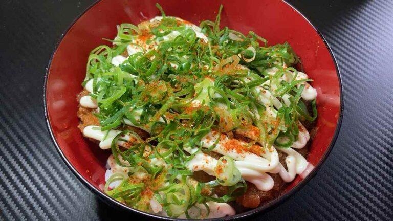 素朴飯『コロッケの和風煮込み丼』