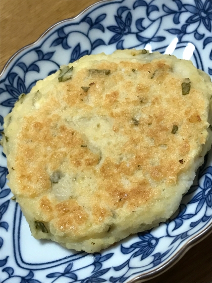 生バジルで作ってみました。香りが広がりいい感じです。ヘルシー食材でとってもいいですね。