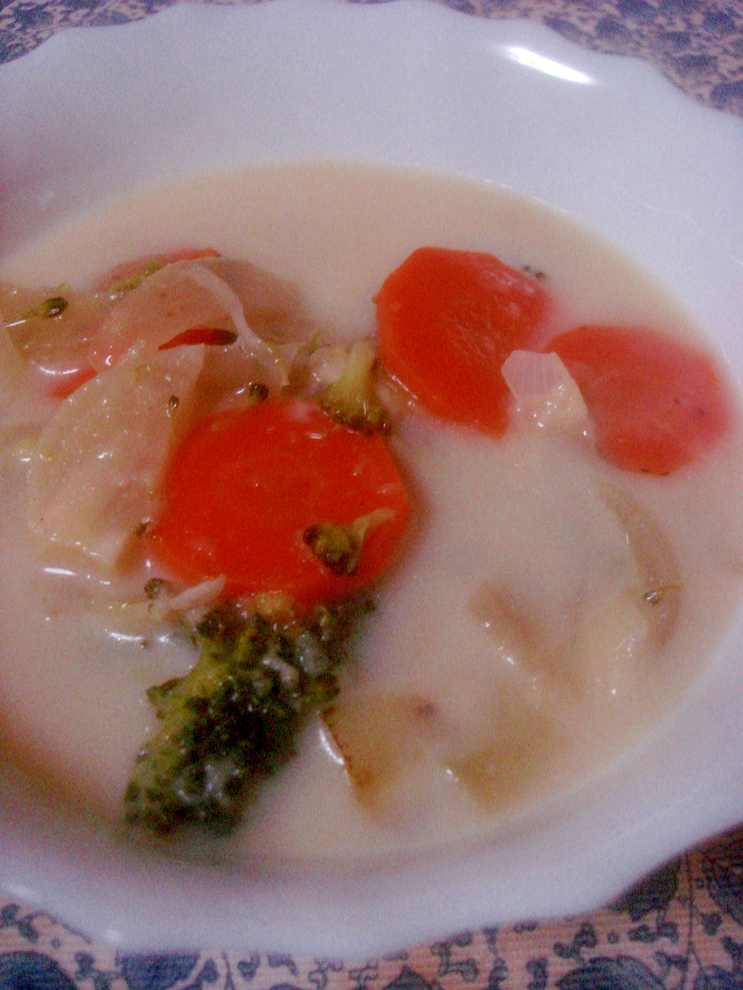 ヘルシーで温まる◎白身魚とブロッコリーのスープ