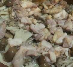 鶏とキノコの炊き込みご飯