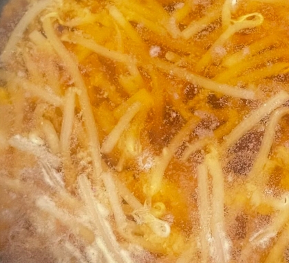 楽々もやしと油揚げの味噌汁