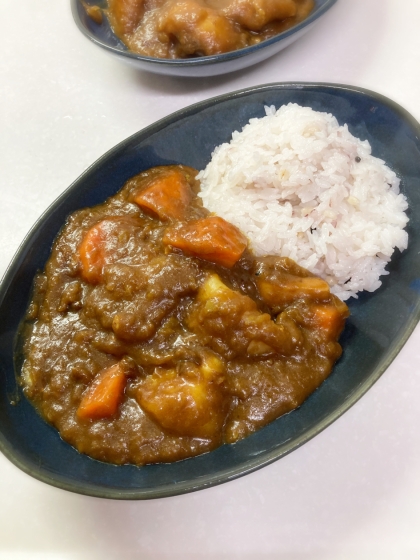 残念なりんごを摺り下ろして、カレーを作りました♪甘くてトロトロで、とても美味しくできました！また食べ過ぎてしまいました( ´ ▽ ` )❣️