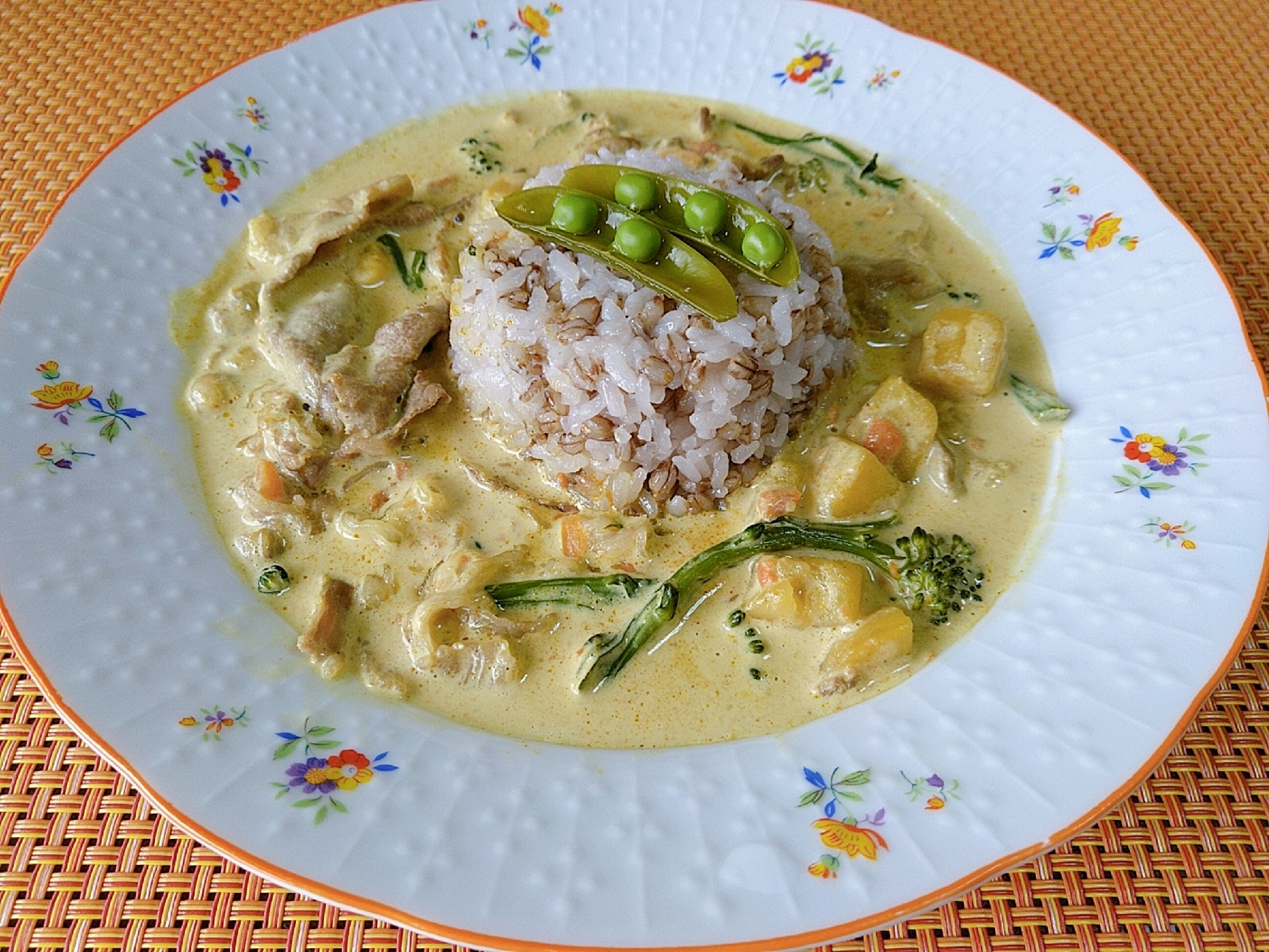 牛肉でロイタイのイエローカレー