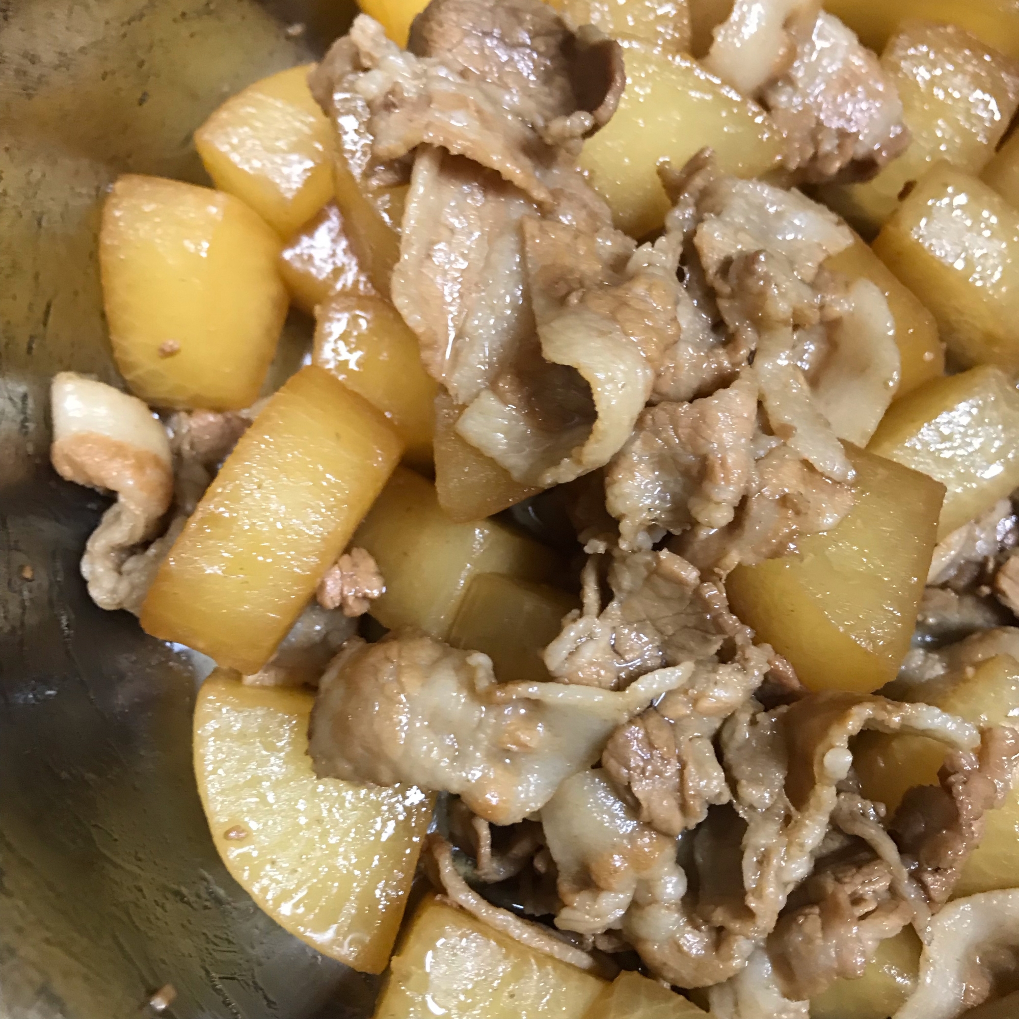 豚バラ肉と大根の煮物( ´ ▽ ` )豚バラ大根