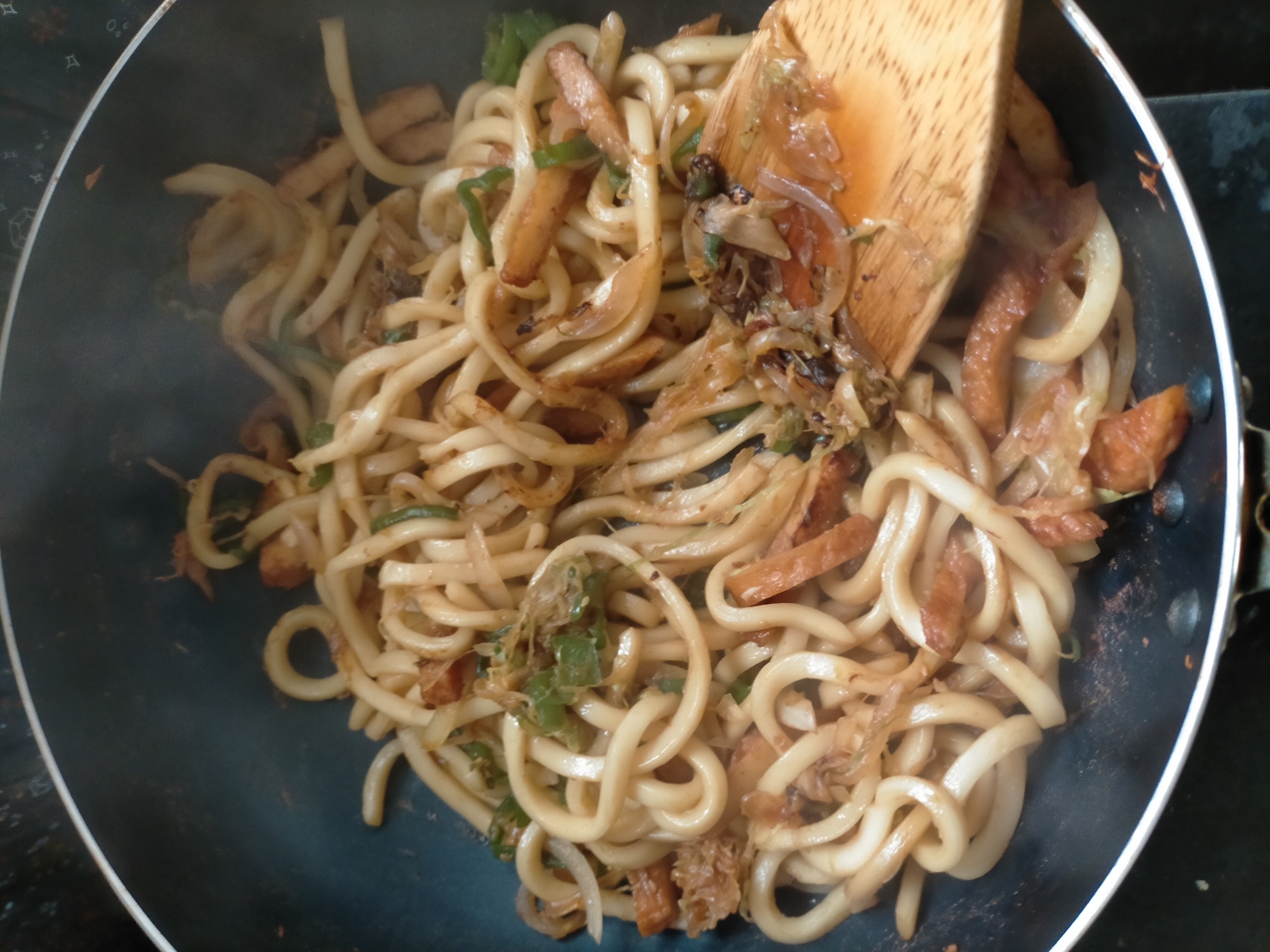 焼き肉のタレで　さつま揚げの焼きうどん