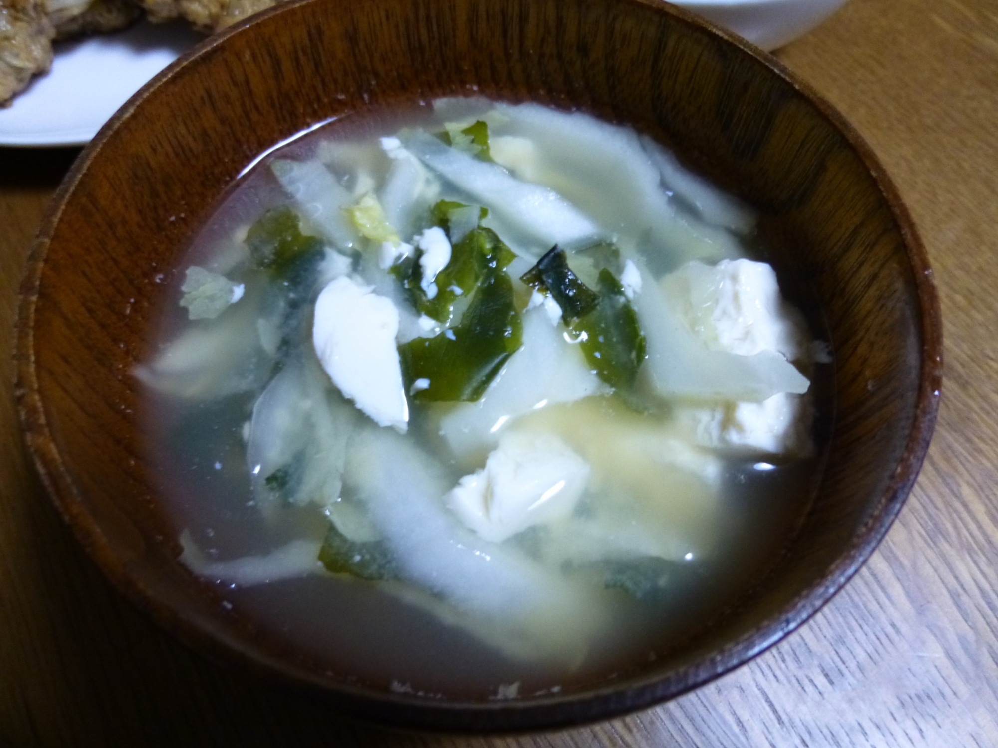 ワカメ白菜豆腐の味噌汁