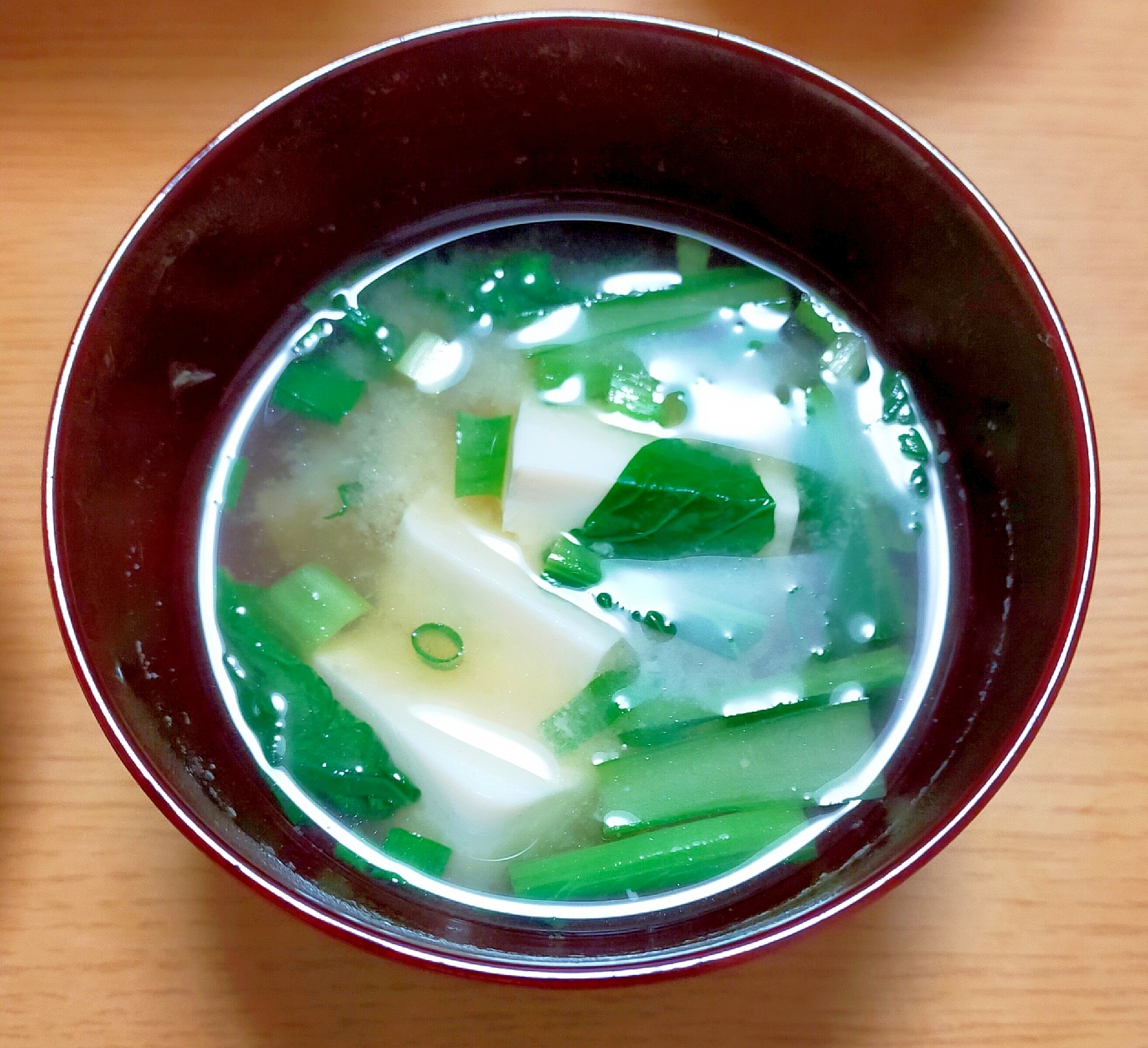 小松菜と豆腐と小ネギの味噌汁