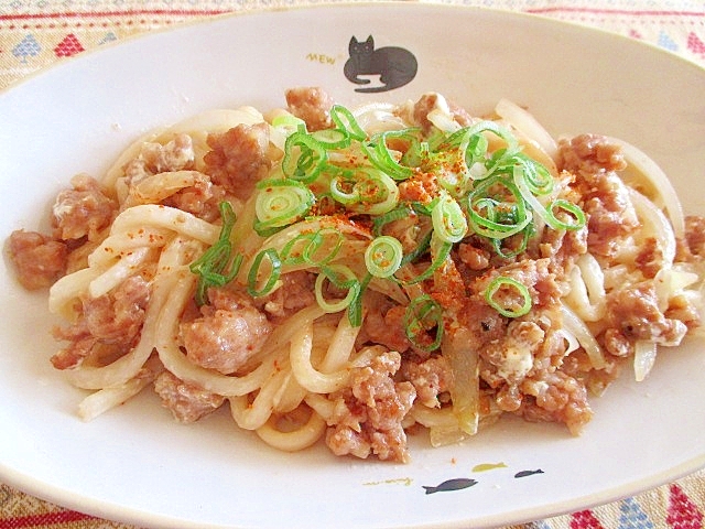 ハンバーグアレンジ☆マヨしょう油の焼きうどん♪