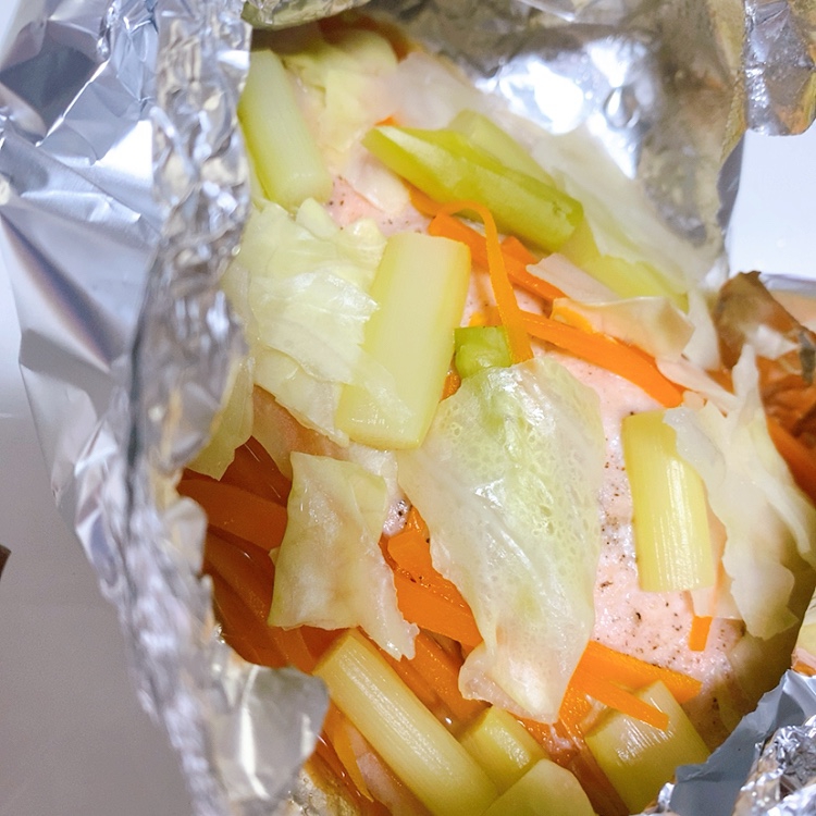 野菜たっぷり 鮭のホイル焼き レシピ 作り方 By Sa Yu 楽天レシピ 野菜たっぷり 鮭のホイル焼き レシピ 作り方 By Sa Yu 楽天レシピ