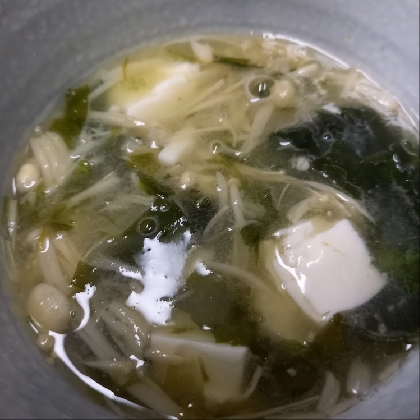 えのき・わかめ・絹ごし豆腐の味噌汁