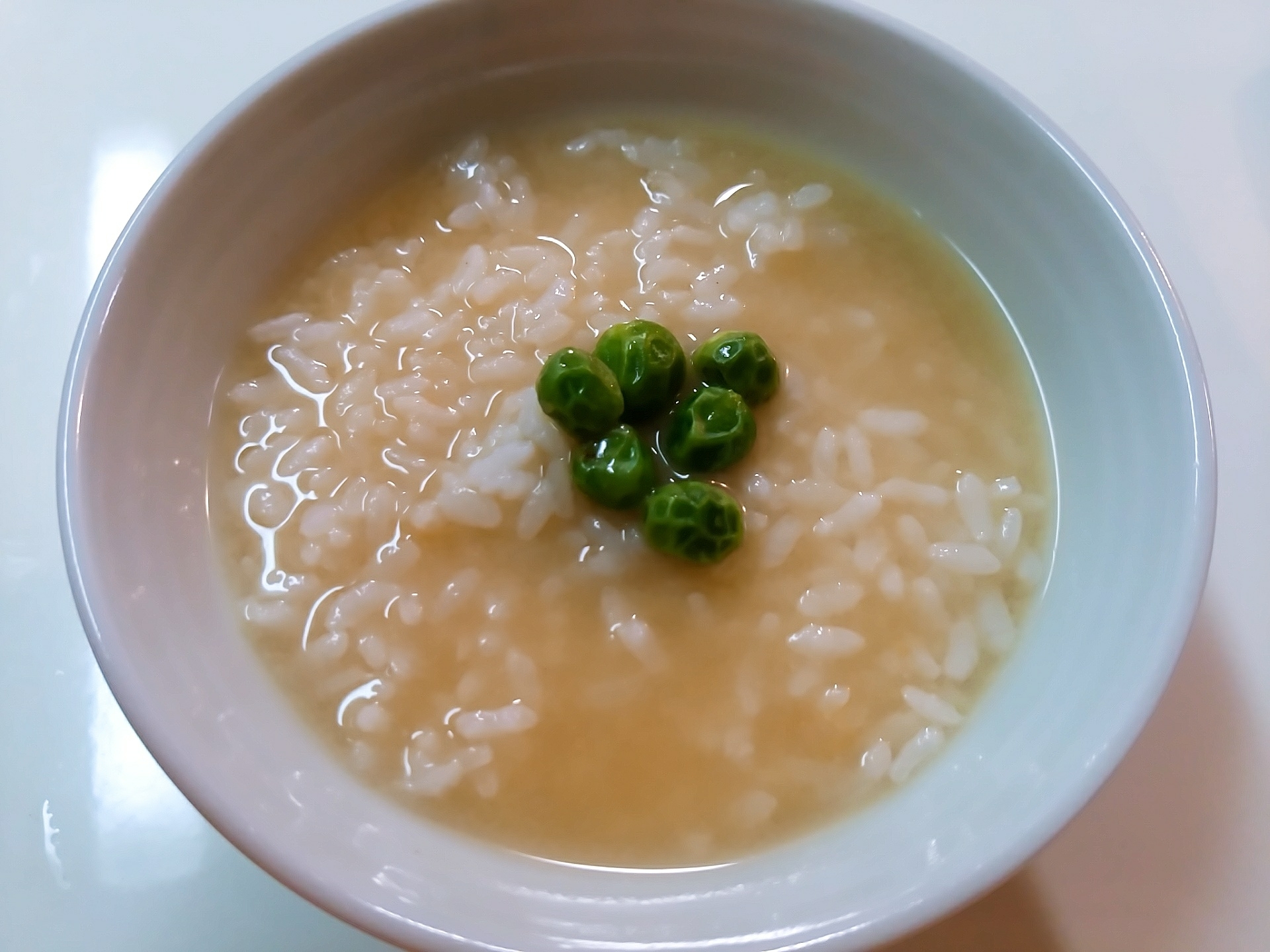 グリーンピース味噌汁かけご飯