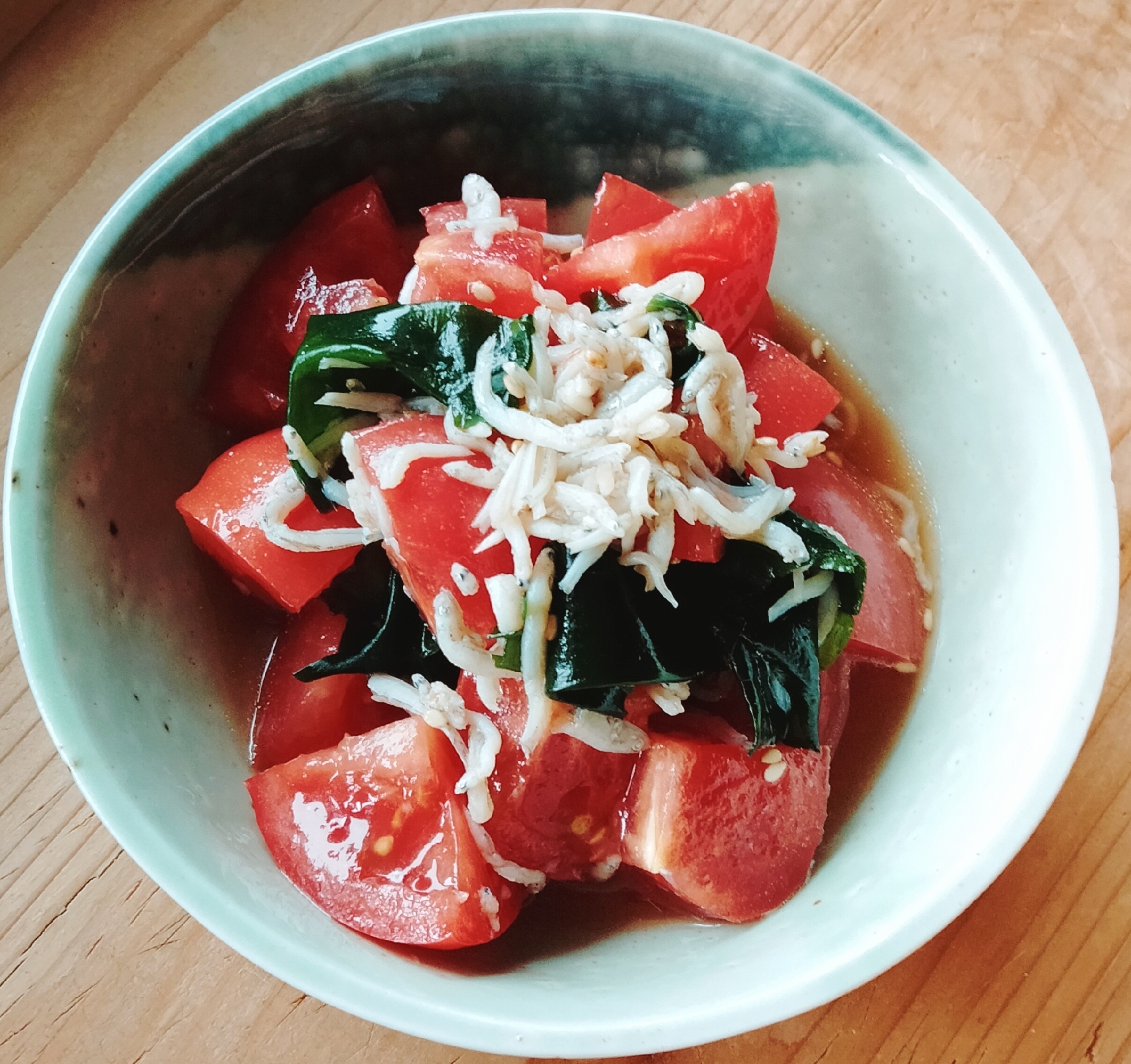 トマトと釜揚げしらすの中華風サラダ