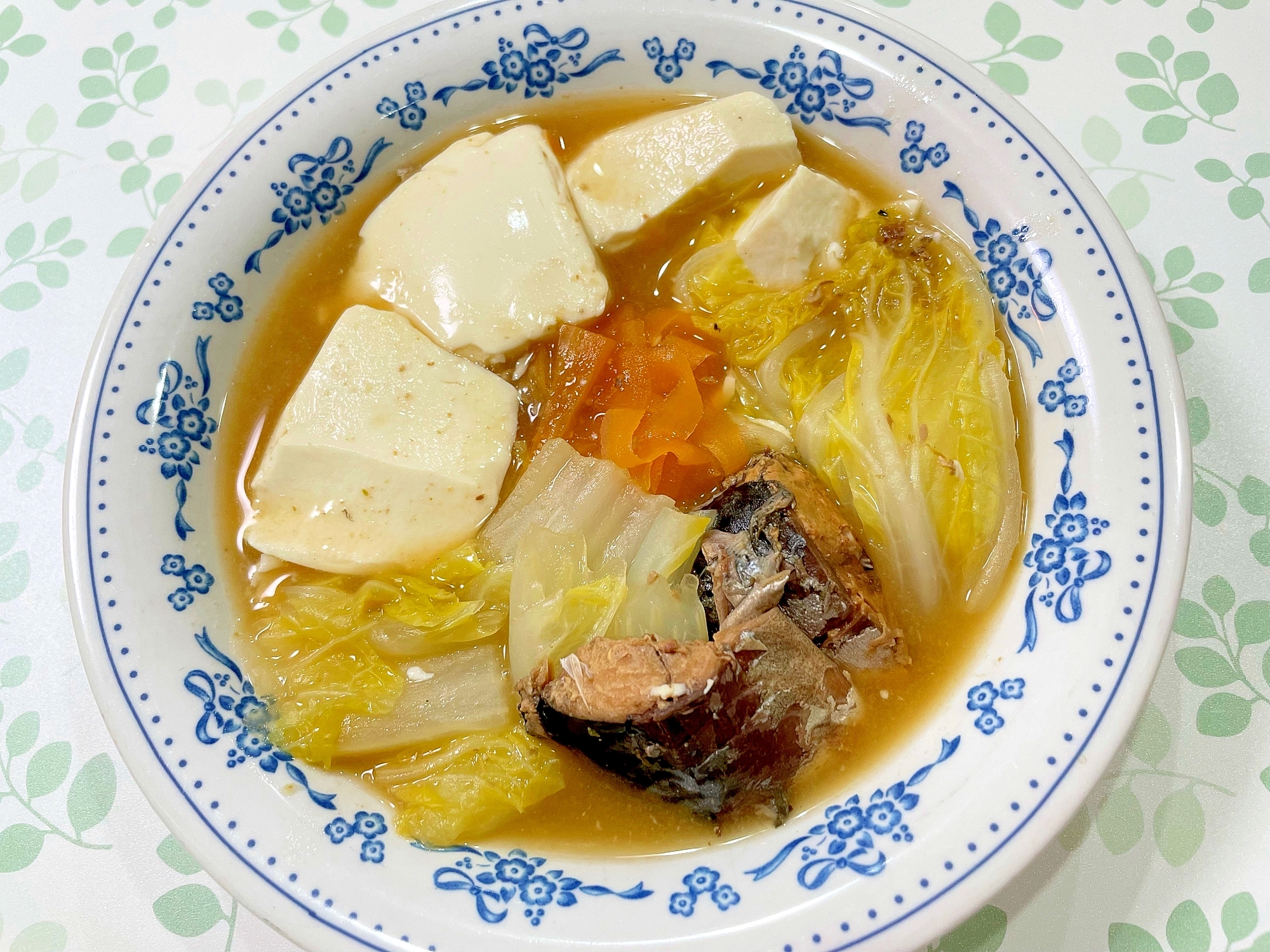 豆腐と白菜のさば味噌煮缶煮込み