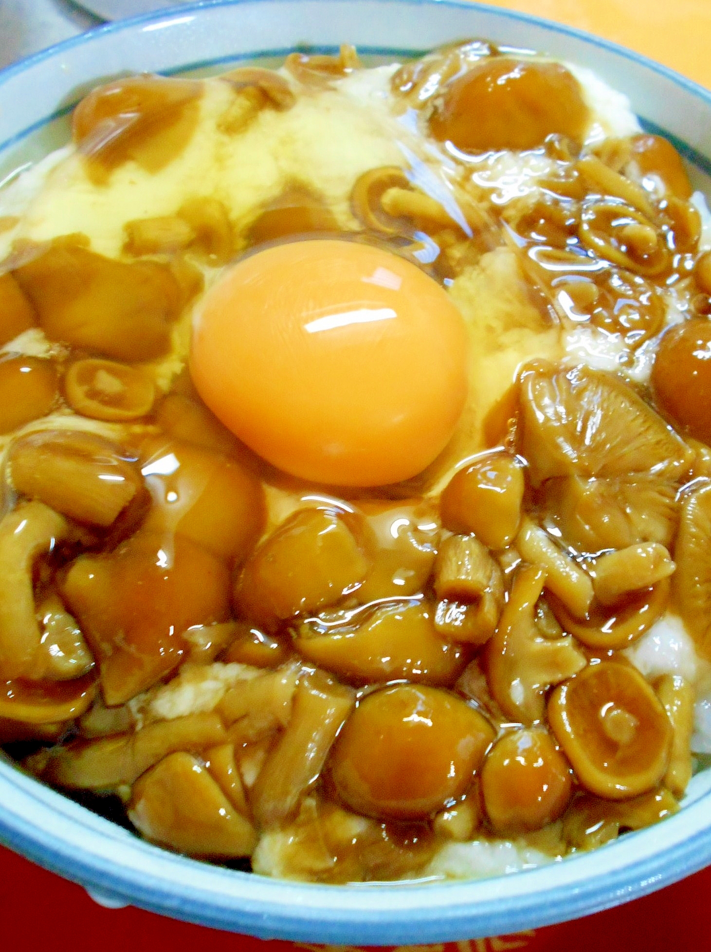 きのこ出汁が最高！とろとろなめこ丼