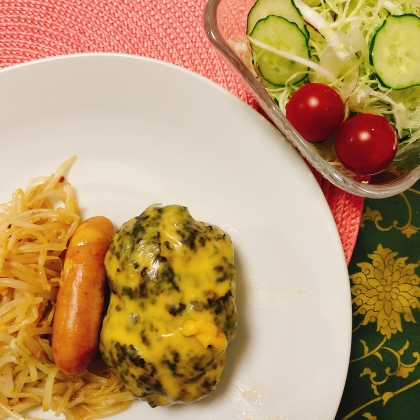 お月見だんごさん♪レポありがとうございました♪チーズを最後に乗せて焼きました♪ْ˖⋆新玉ねぎたっぷり美味しいハンバーグありがとうございます(´ ᴗ ` )ෆ˚*