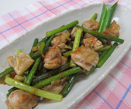 鶏肉とにんにくの芽の炒め物