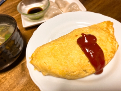 ひき肉ケチャップライスのオムライス♪包み方写真付き