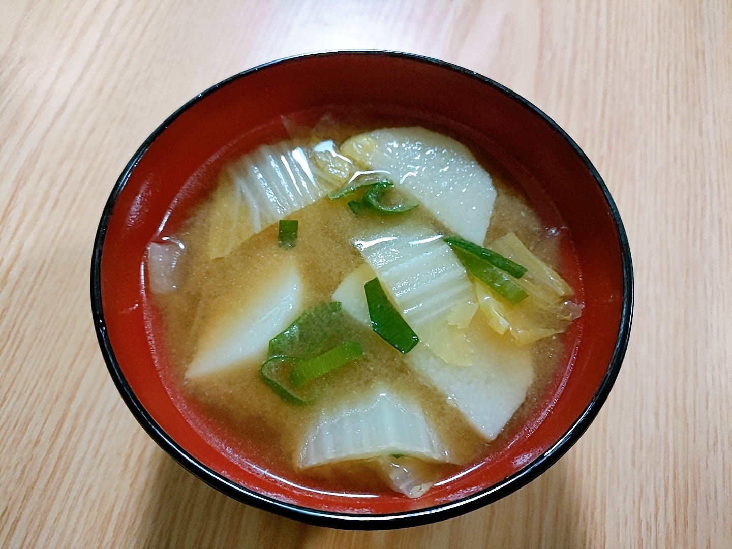白菜と長芋とねぎの味噌汁