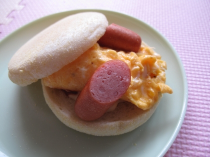時短朝食♫卵ウインナーのマフィン( *´艸｀)