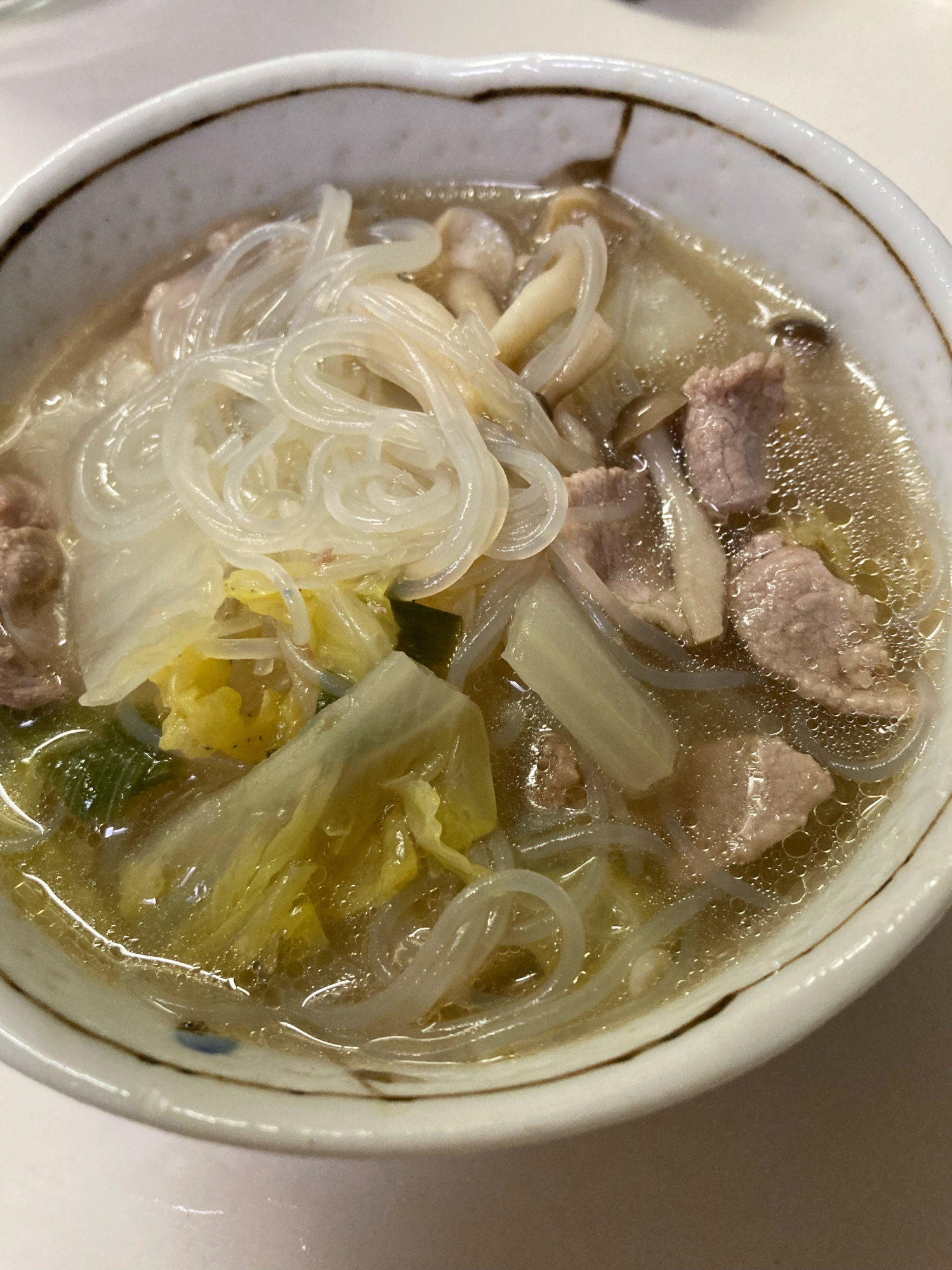 トロトロに柔らかい白菜と豚肉のスープ「鍋」