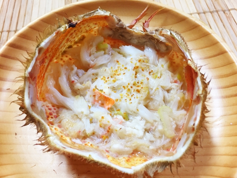 カニの甲羅で！毛ガニのネギ味噌焼き