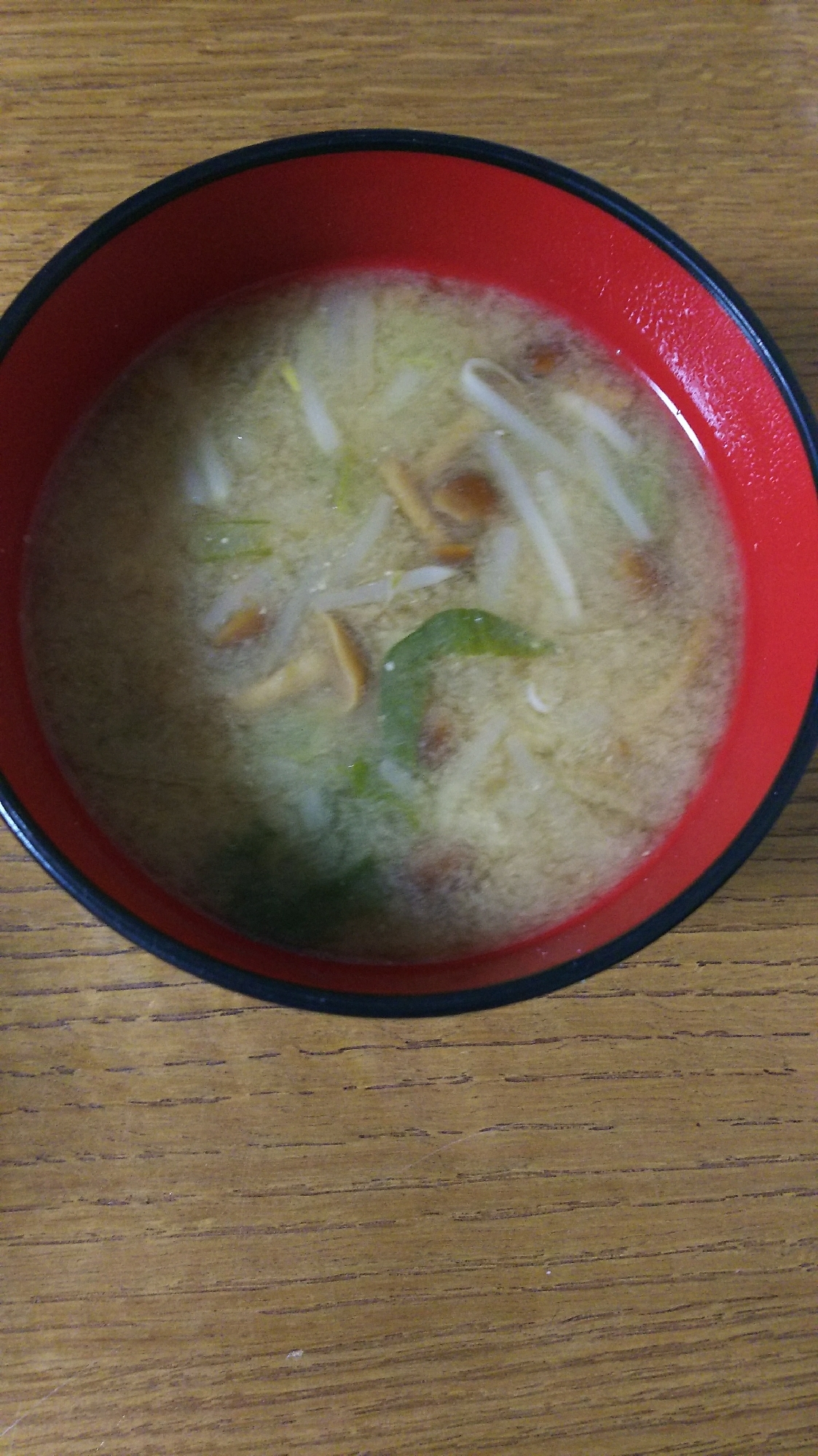 もやし、小松菜のなめこ味噌汁