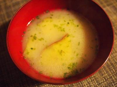 毎度の青さ粉でショボイけど・・・大好きな薩摩芋のお味噌汁に大満足♪今週は長かったぁ～おやつをダラダラ食べてしまい、振り返ってもダメダメ週間（苦笑）今夜が怖い