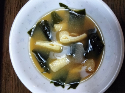 ワカメと油揚げの簡単味噌汁