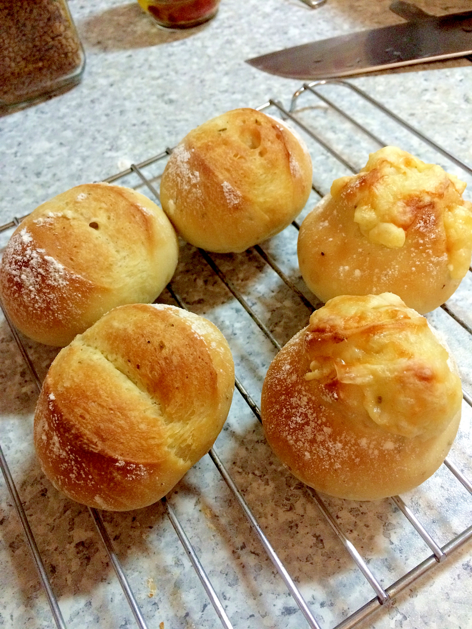 専用粉がなくてもOK!ローズマリーのハードプチパン