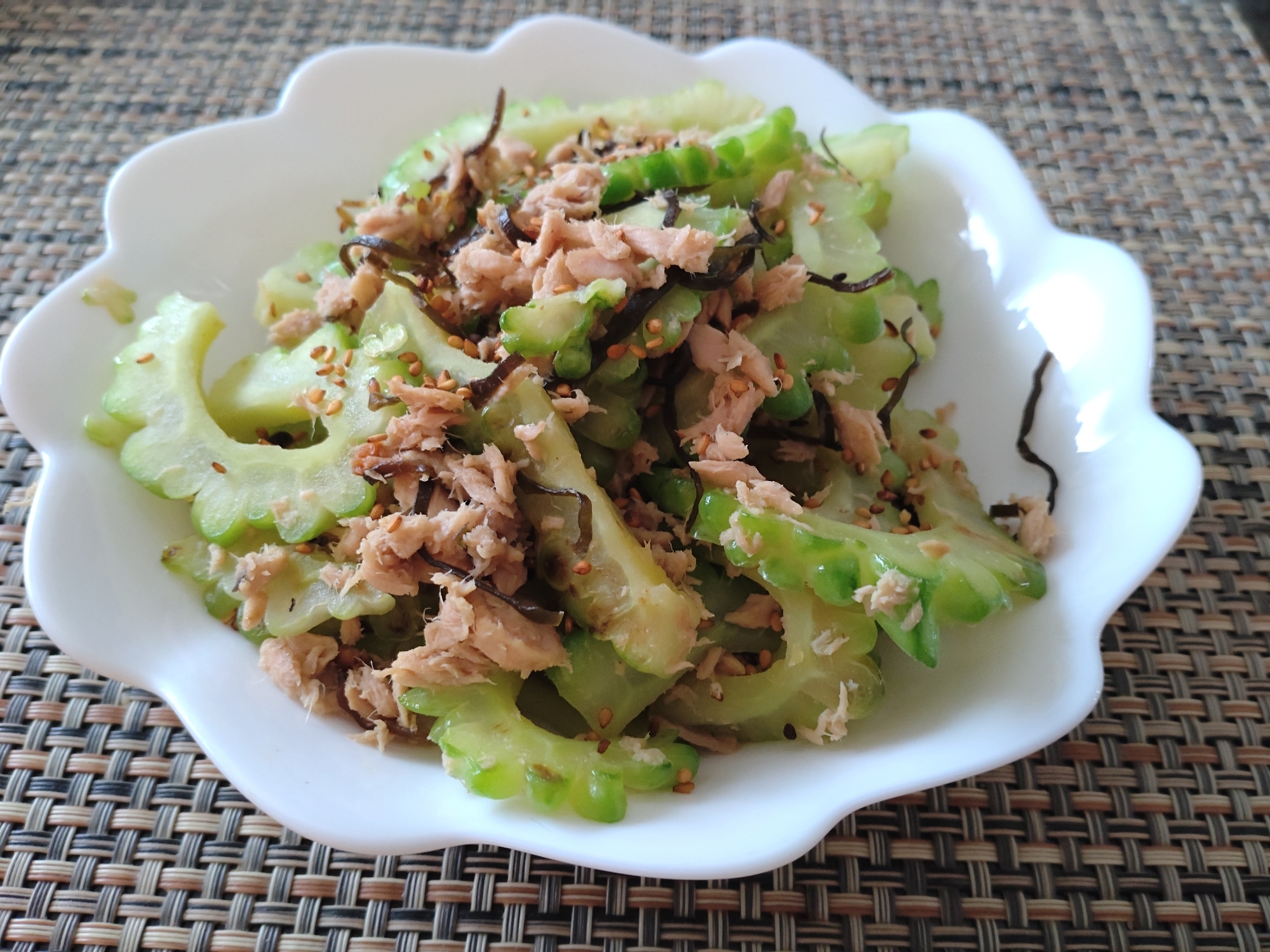 簡単ゴーヤの塩昆布炒め！