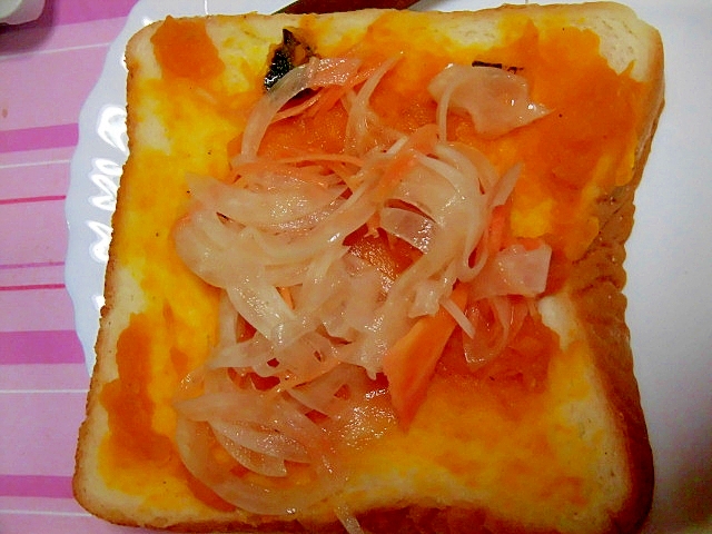 食パンの酢野菜乗せトースト